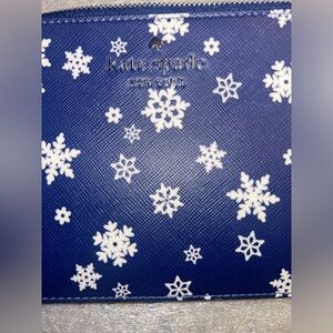 Kate Spade Staci Medium L Zip Wristlet Snowflake Toss (still in plastic) lzp